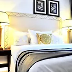 Mondrian Luxury Old Town 4*
