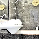 Mondrian Luxury Old Town 아파트호텔 4*