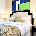 아파트호텔 Mondrian Luxury Old Town
