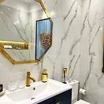 Mondrian Luxury Old Town 4*