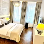 Mondrian Luxury Old Town 4* 바르샤바