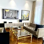 Mondrian Luxury Old Town 아파트호텔 바르샤바