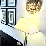 Mondrian Luxury Old Town Hotel apartamentowy 4*