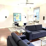 Mondrian Luxury Old Town 아파트호텔 4*