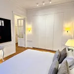아파트호텔 Mondrian Luxury Old Town