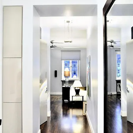 Mondrian Luxury Old Town 4* Varsavia