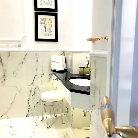 Mondrian Luxury Old Town Apartmanhotel