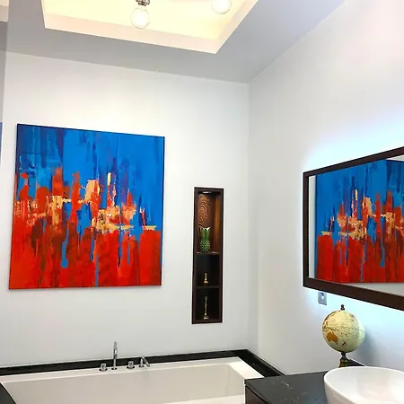 Mondrian Luxury Old Town 4*