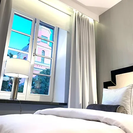 Apartmanhotel Mondrian Luxury Old Town 4*
