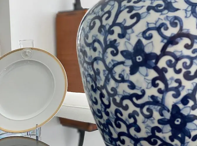 Ξενοδοχείο με διαμερίσματα Mondrian Luxury Old Town 4*