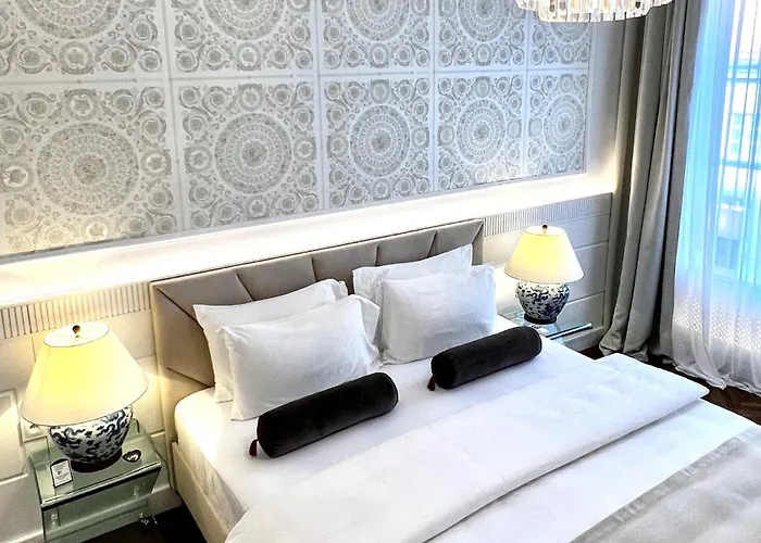 Mondrian Luxury Old Town Ξενοδοχείο με διαμερίσματα 4*