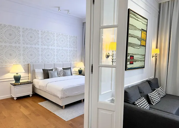 Mondrian Luxury Old Town