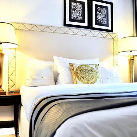 Mondrian Luxury Suites & Apartments Old Town *