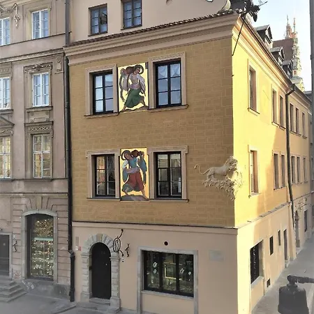 Mondrian Luxury Old Town