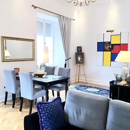 Aparthotel Mondrian Luxury Old Town