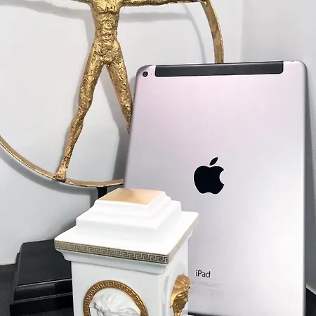 Aparthotel Mondrian Luxury Apartments Old Town