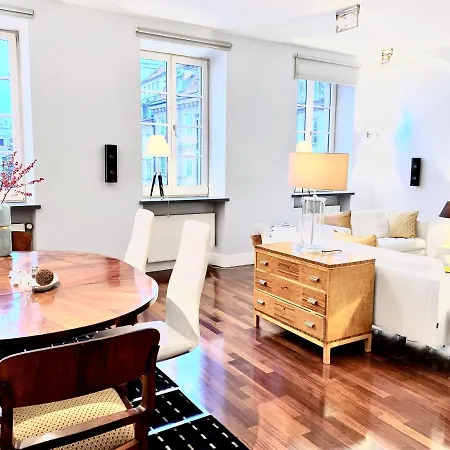 Mondrian Luxury Apartments Old Town 4*