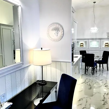 Mondrian Luxury Suites & Apartments Old Town