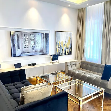 Mondrian Luxury Apartments Old Town Warschau