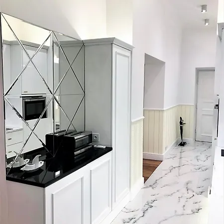 Mondrian Luxury & Old Town
