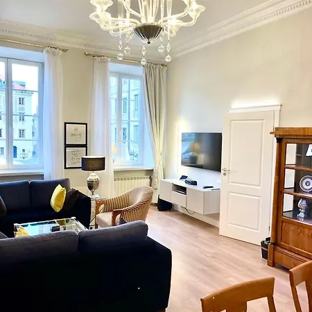Mondrian Luxury Suites & Apartments Old Town Aparthotel
