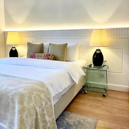 Mondrian Luxury Suites & Apartments Old Town Warsaw