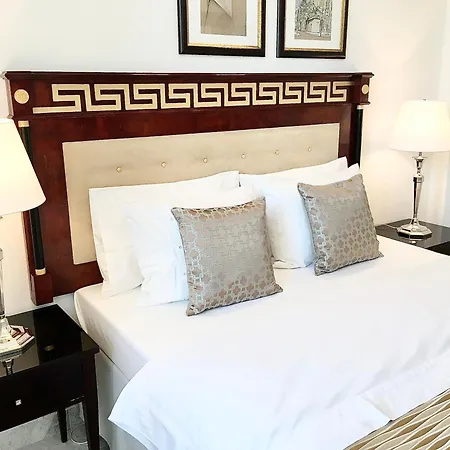 Mondrian Luxury Suites & Apartments Old Town *