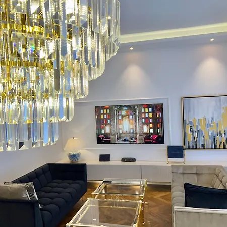 Mondrian Luxury Suites & Apartments Old Town Aparthotel Warsaw
