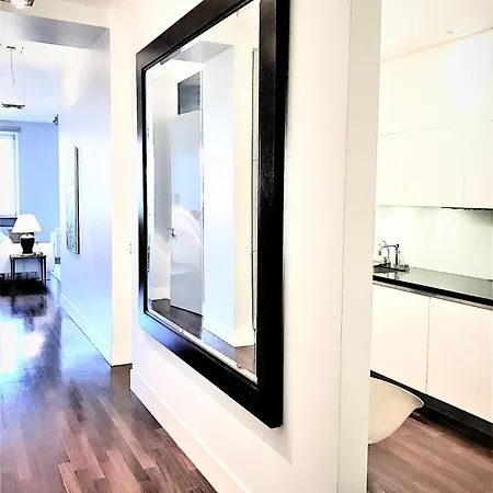 Mondrian Luxury Suites & Apartments Old Town Aparthotel *