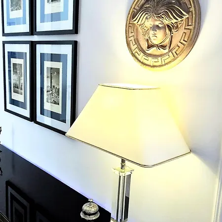 Mondrian Luxury Suites & Apartments Old Town Aparthotel *