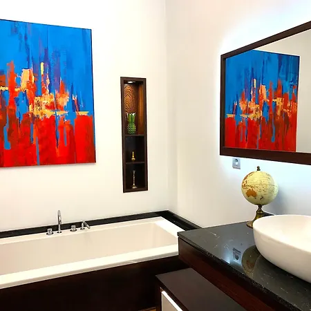Mondrian Luxury Old Town Ξενοδοχείο με διαμερίσματα 4*