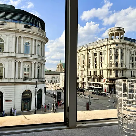 Mondrian Luxury Suites & Apartments Old Town *