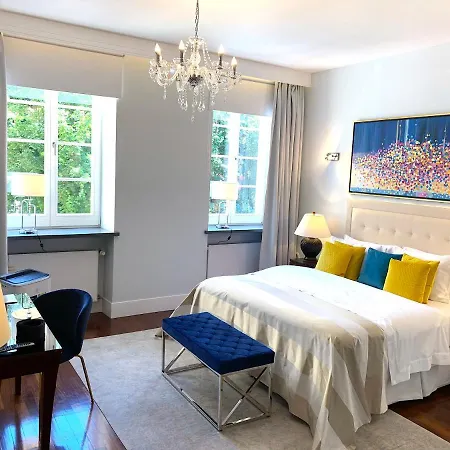 Mondrian Luxury Apartments Old Town 4*