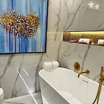 Lejlighedshotel Mondrian Luxury Old Town 4*