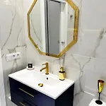 Lejlighedshotel Mondrian Luxury Old Town 4*