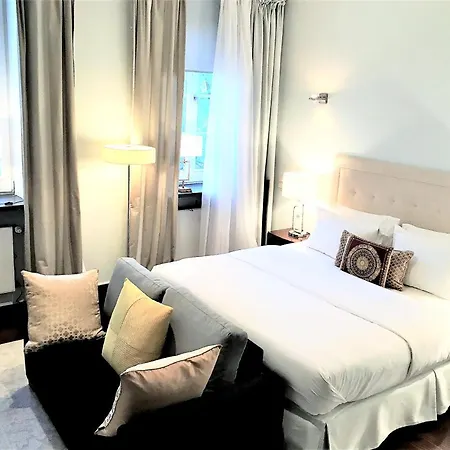 Mondrian Luxury Old Town 4* Varsovia
