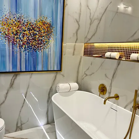 Apartahotel Mondrian Luxury Old Town 4*