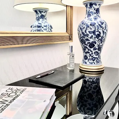 Apartmanhotel Mondrian Luxury & Old Town *