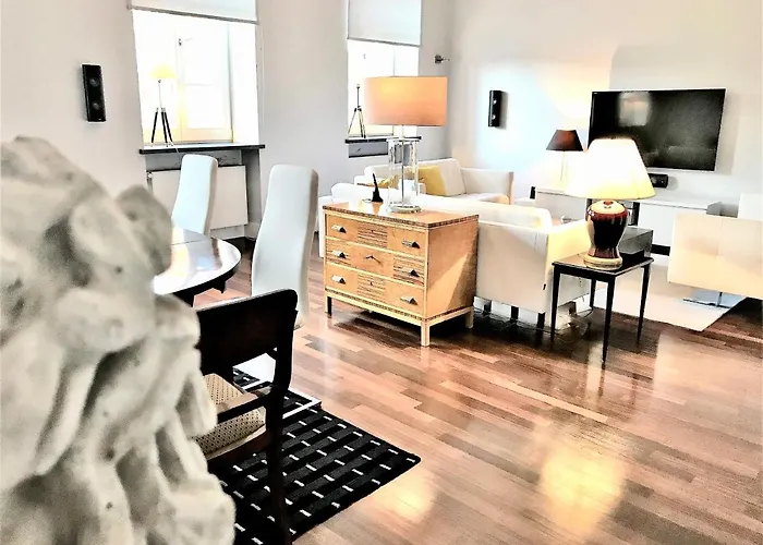 Mondrian Luxury Old Town 4*