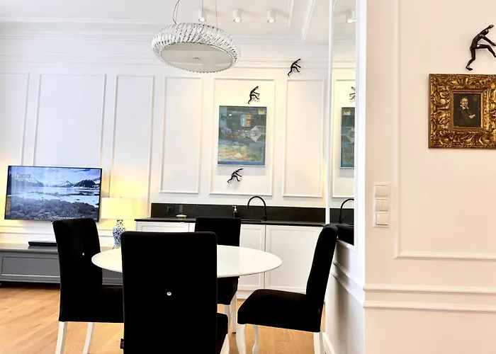 Hotel apartamentowy Mondrian Luxury Old Town Warszawa